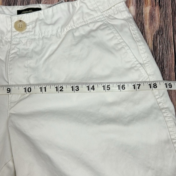 Eddie Bauer White Shorts- Size 4 - Picture 8 of 8